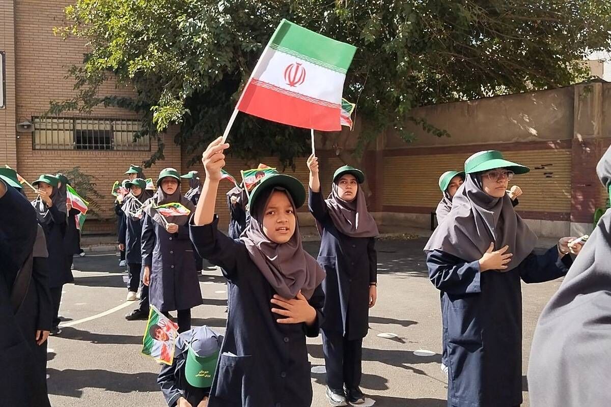 همدل و هم یاور دانش آموز