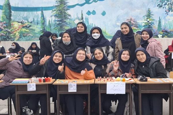 برگزاری بازارچه اقتصادی در دبیرستان شاهد تکتم