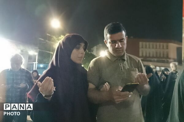 برپایی نماز استغاثه به امام زمان (عج) در میدان نماز شهرری 