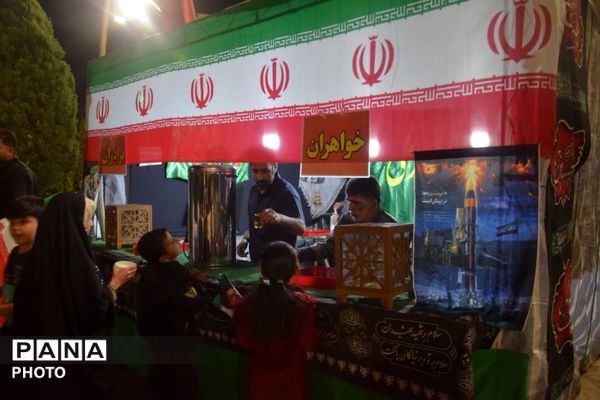 برپایی موکب رهبری و بازسازی نقشه تنگه هرمز در پارک آزادشهر یزد