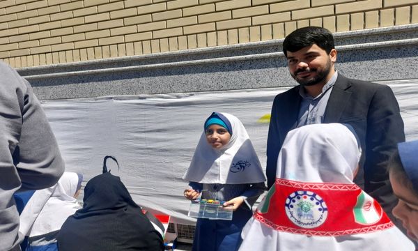 حضور پرشور کودکان آباده در راهپیمایی روز جهانی قدس