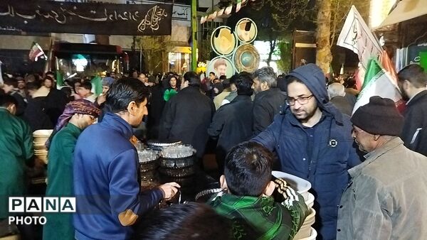 چایخانه حضرت فاطمه زهرا (س) میزبان مردم نیشابور 