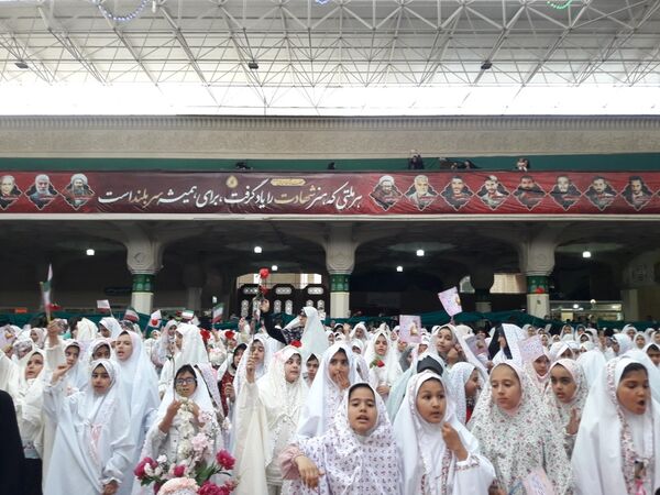 جشن تکلیف دختران و گرامیداشت دهه کرامت در قم