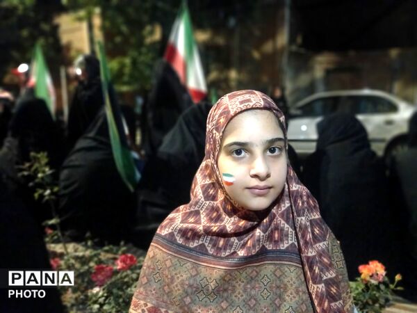 فرقی نمی کند کوچک و بزرگ پای کاریم