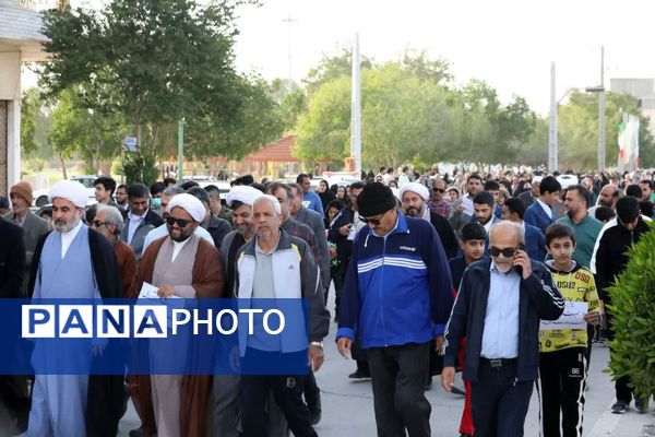 همایش پیاده‌‌‌‌روی خانوادگی در پارسیان