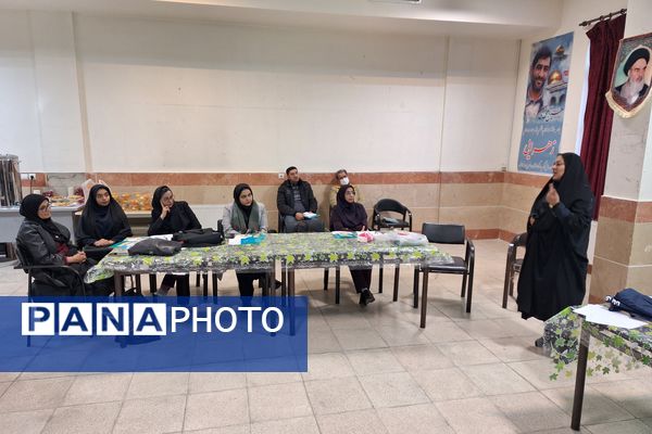 کارگاه توانمندسازی دبیران درس تفکر و سبک زندگی در پردیس