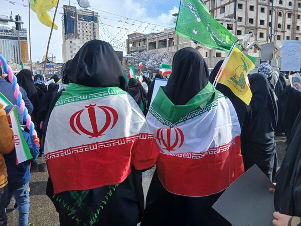 حضور پرشور مردم مشهدی در راهپیمایی ۲۲ بهمن 