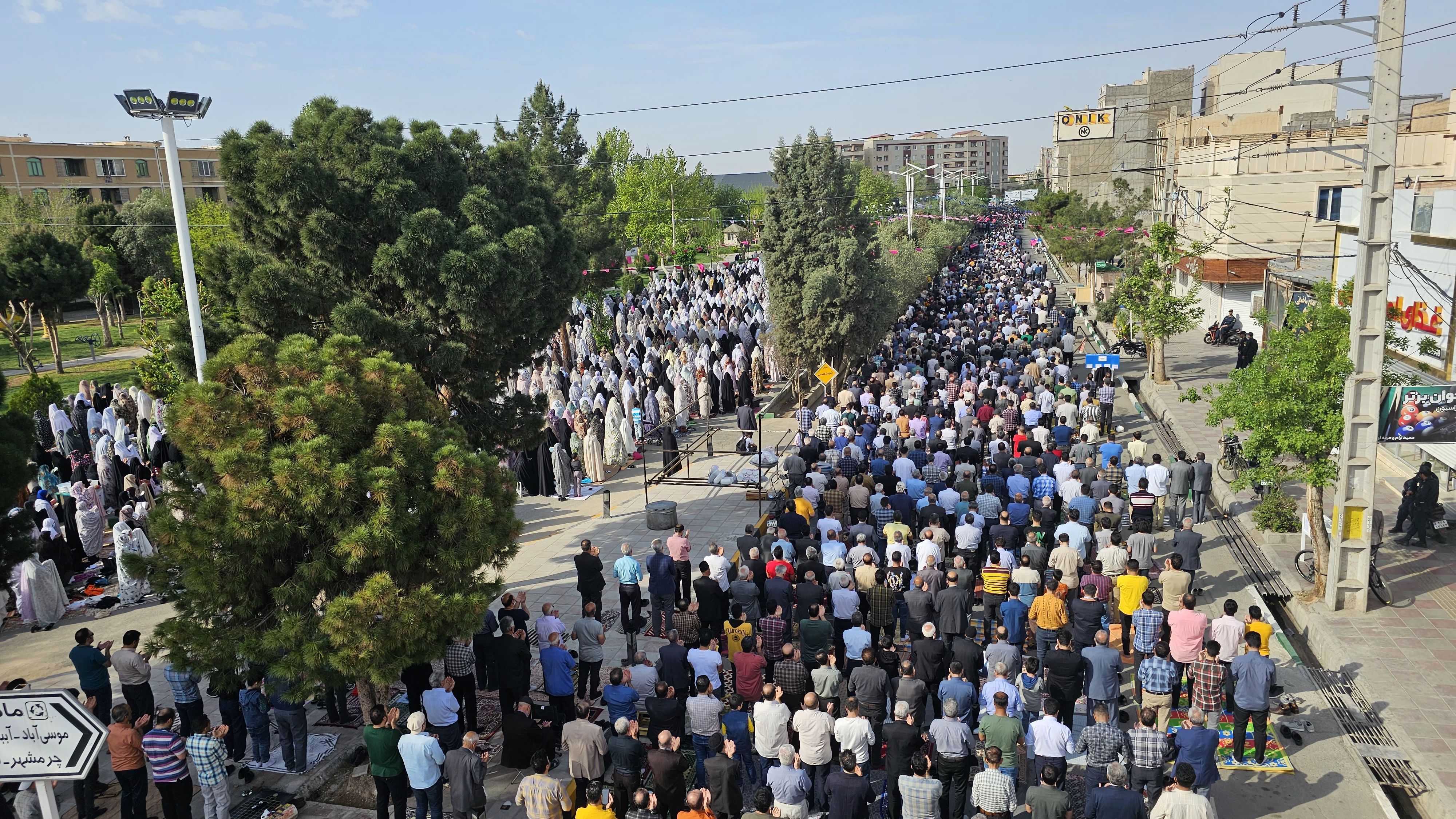 مراسم نماز عید سعید فطر با مشارکت مردم شریف ورامین