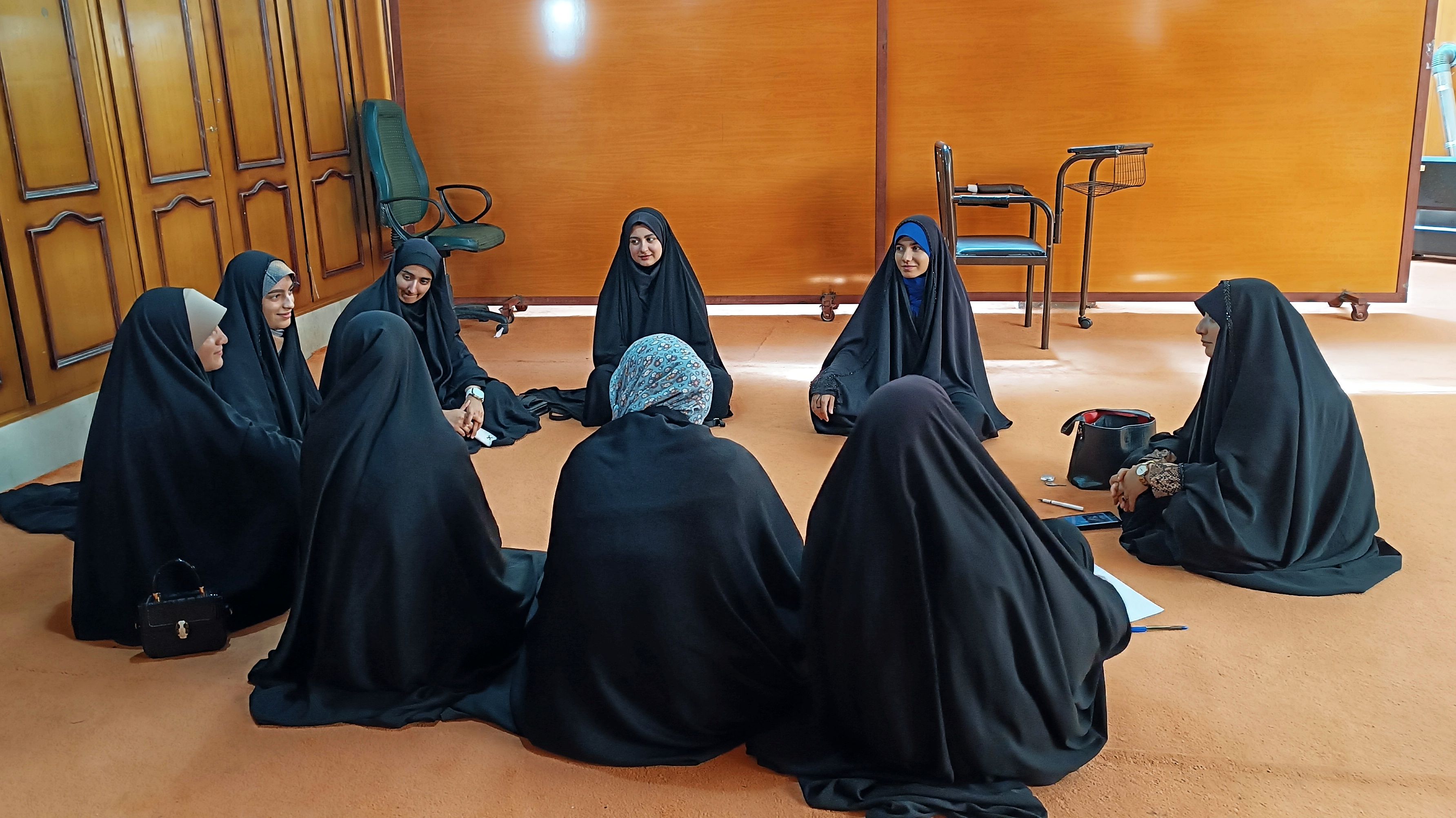  صحنه آماده‌سازی دوره تربیت مربی دختران حاج قاسم در کهگیلویه و بویراحمد 