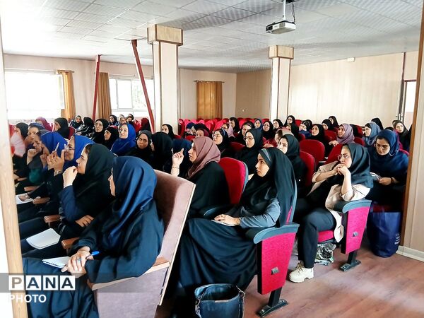 جهشی به سوی توانمند سازی مربیان و آموزگاران شهرستان ملارد