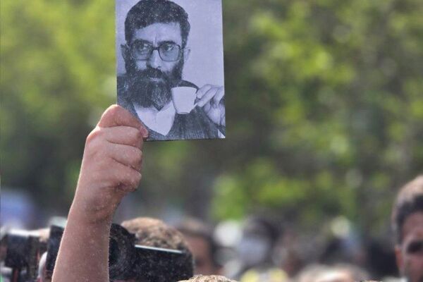 تشییع باشکوه پیکر شهدای اقتدار با حضور دانش‌آموزان رباط کریم در تهران