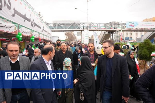 گلستانی از غرور در سملقان؛ موج حضور مردم در جشن انقلاب