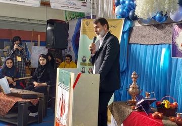 نمایشگاه هفته پژوهش در دبیرستان احمدی روشن شهرستان فردیس 