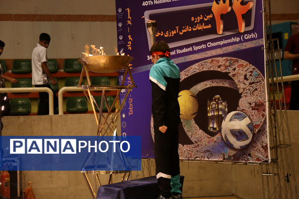 مشعل مسابقات کشوری ورزش دانش‌آموزی در تبریز روشن شد
