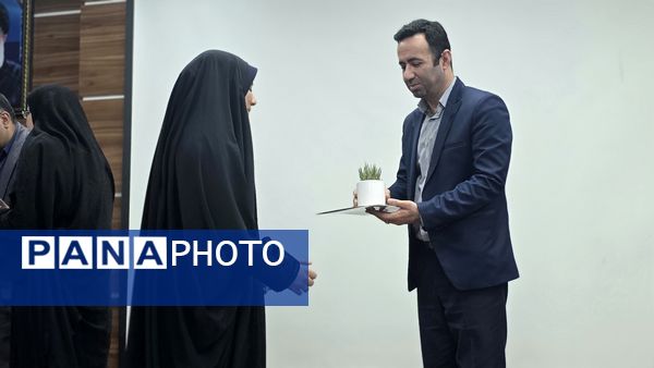 کارگاه مقاله‌نویسی آموزش‌دهندگان سوادآموزی در قائمشهر