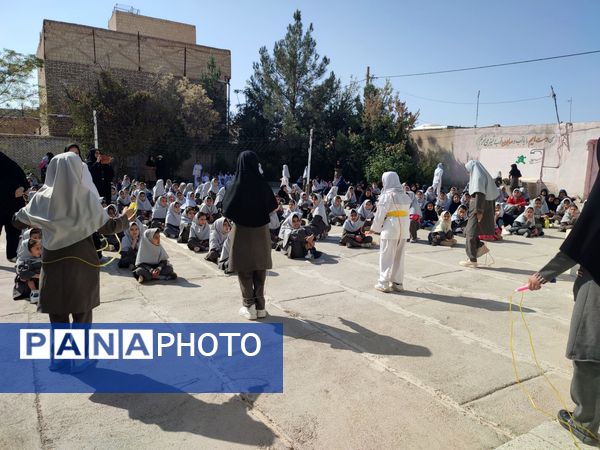 جشن پویایی و تندرستی در فدافن؛ المپیاد ورزشی مدرسه شهید نجفی به راه افتاد