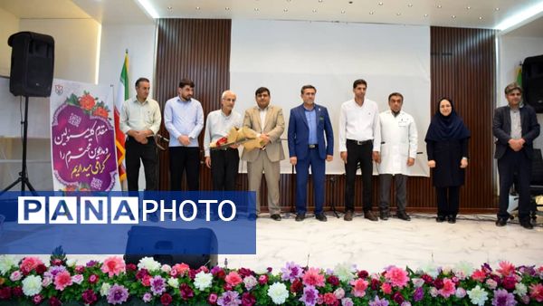 تجلیل از کارمندان بیمارستان شهدا لردگان در هفته‌ دولت