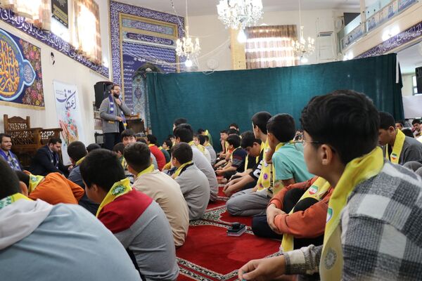 بازدید قائم مقام سازمان دانش‌آموزی از معتکفین در مشهد مقدس