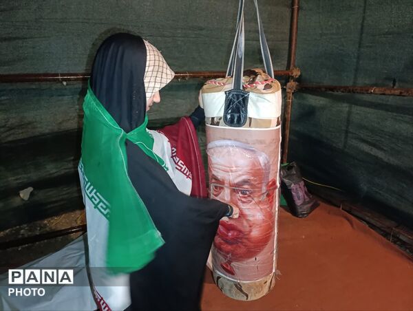 میزبانیِ موکب امام خامنه‌ای توسط دانش‌آموزان پیشتاز خدیجه کبری مهردشت ابرکوه