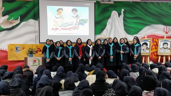 زنگ انقلاب در دبیرستان شاهد یاس نبی گناباد 