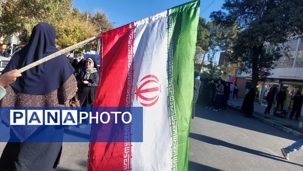 راهپیمایی 13 آبان با حضور حداکثری دانش آموزان در شهرستان نیشابور 