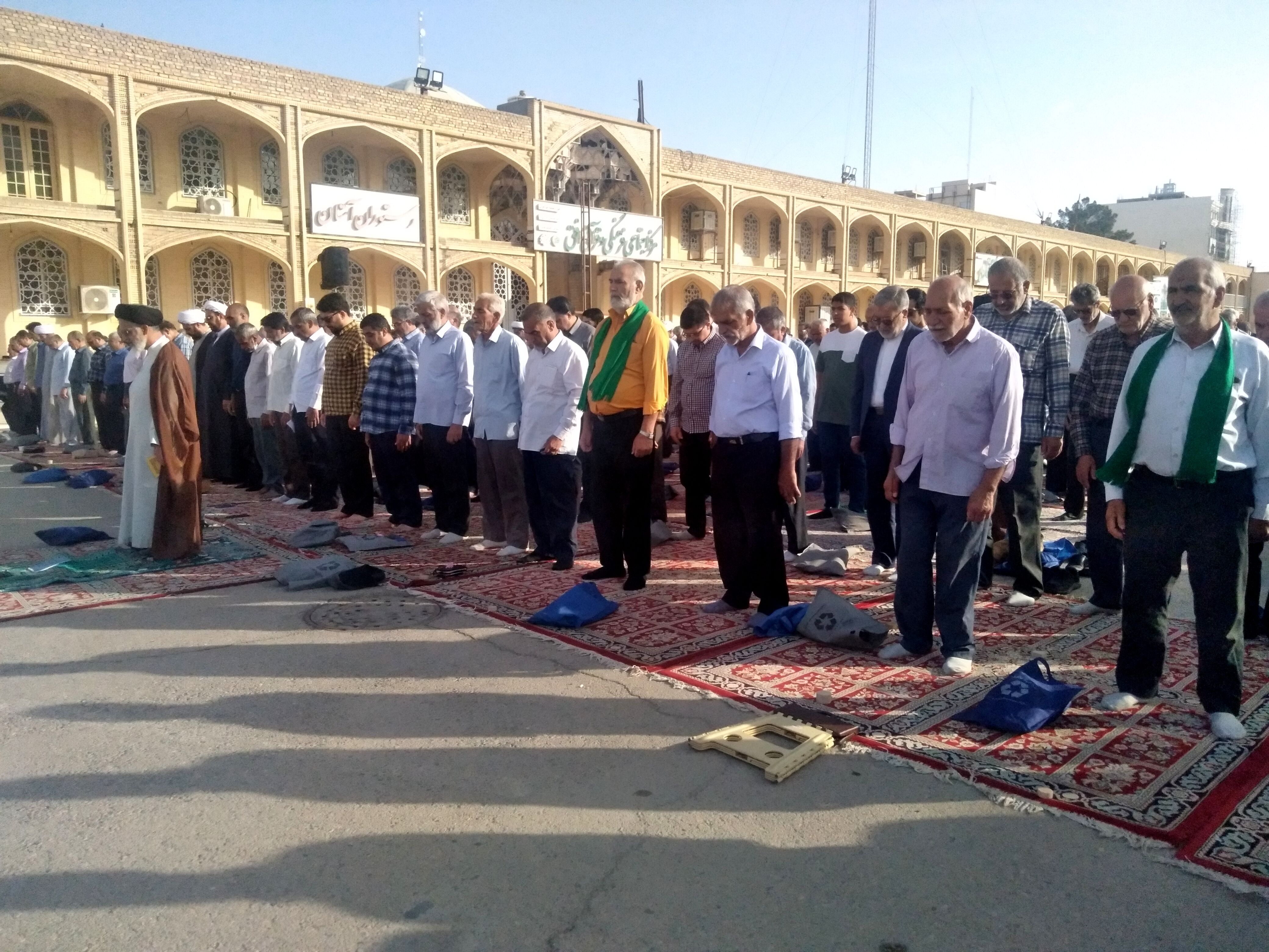 نماز باران در امامزاده سیدجعفر محمد در یزد