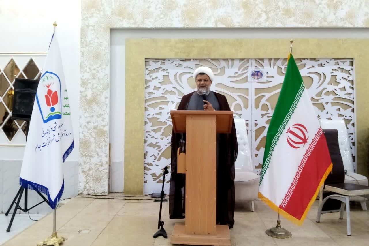 هفته امور تربیتی یادآور اهمیت فعالیت های پرورشی دانش آموزان است