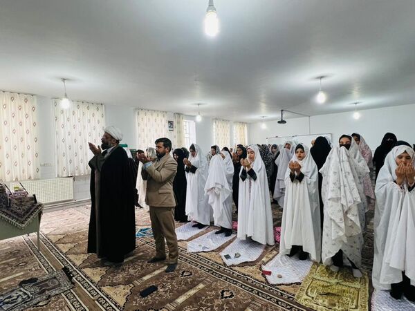 آیین تجلیل از برگزیدگان مسابقات قرآنی، فرهنگی و هنری در خاتم