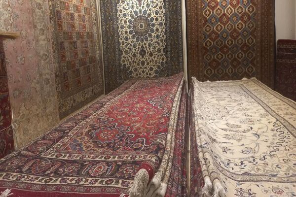 بازدید از بازار قدیمی فرش مشهد به‌مناسبت روز ملی فرش