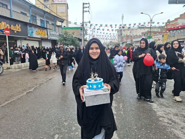 نبض انقلاب در خیابان‌ها تپید