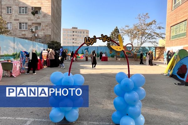 مهد اولیا؛ ابتکار خلاقانه معاون پرورشی دبستان سعادت برای مشارکت ویژه اولیا با کادر مدرسه