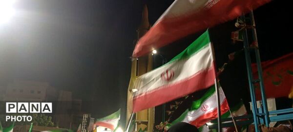 نمایش توان دفاعی کشور در میدان امام حسین (ع) یزد