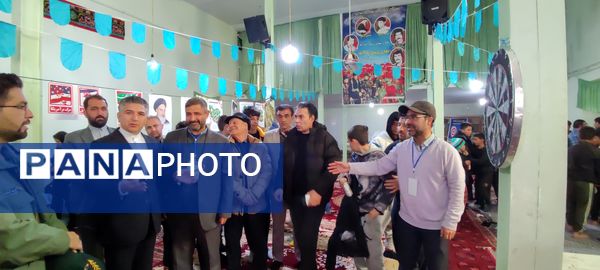 برگزاری مسابقات دارت در جشن بزرگ ۲۲بهمن در روستای اسلام آباد شیروان 