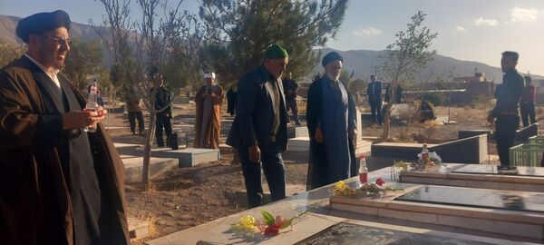 غبارروبی مزار شهدای روستای سربالا 
