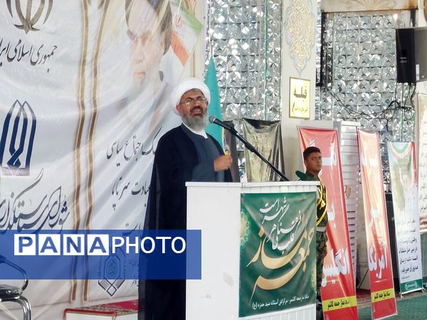 برگزاری نماز جمعه در کاشمر 