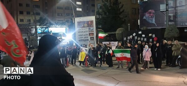 تجمع مردم شهرستان ساوجبلاغ در بیعت با سومین رهبر انقلاب