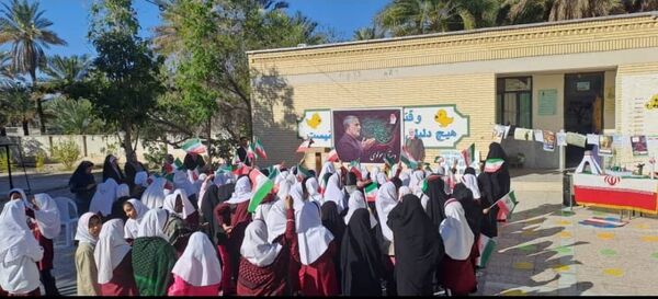 مراسم بزرگداشت سردار سلیمانی در مدرسه مولوی فین
