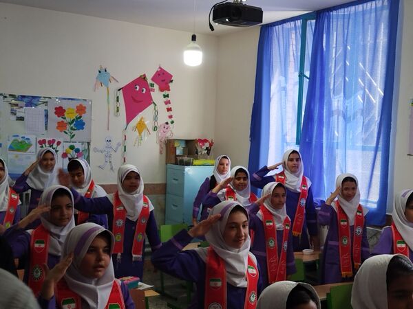 بازدید ارزیاب کشوری سازمان دانش‌آموزی در مدارس تمام پیشتاز شهرستان فاروج