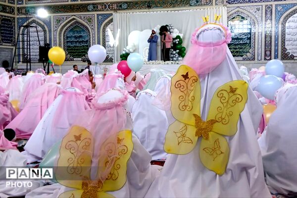 آغاز مسیر نور؛ قاب‌هایی از جشن تکلیف دختران شهرستان بن