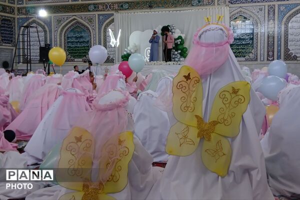 آغاز مسیر نور؛ قاب‌هایی از جشن تکلیف دختران شهرستان بن
