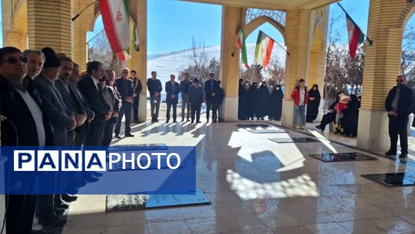 مراسم غبار روبی و عطر افشانی گلزار شهدا شهر سورشجان به مناسبت دهه فجر