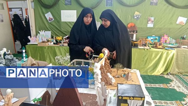 برگزاری نمایشگاه باقرآن تا آسمان در دبیرستان دخترانه امام حسین(ع)