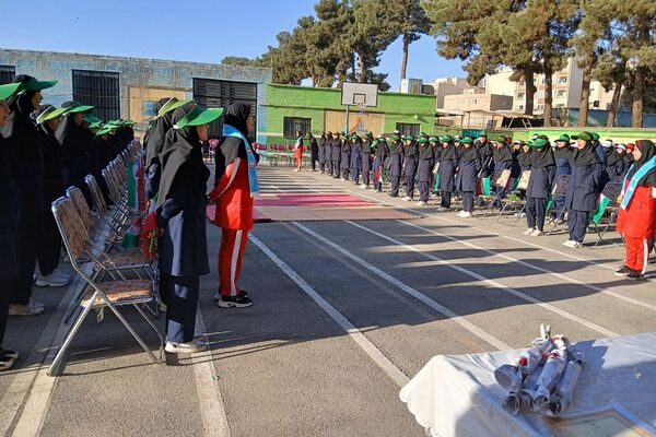 افتتاحیه انجمن ورزشی درون مدرسه ای منطقه کهریزک در هنرستان اولیاء۳