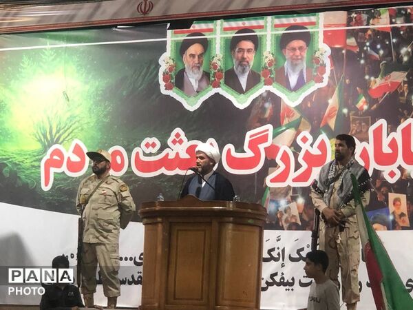 از تجمع تا ایستادگی؛ حضور مردم در چهارراه بعثت برای دفاع از ایران