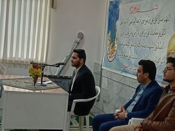 جلسه تجربه گردانی با قبول شدگان کنکور سراسری در دبیرستان نمونه آیت‌الله خامنه‌ای