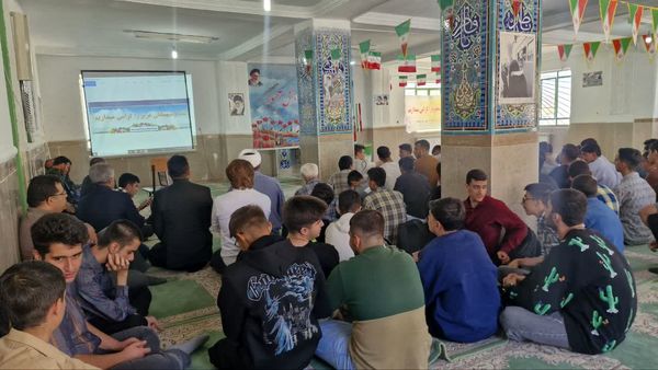 یادواره شهدای دانش‌آموز دبیرستان نمونه علامه امینی سی‌سخت