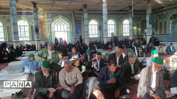 زمزمه دعای عرفه توسط مردم مومن شهربار نیشابور