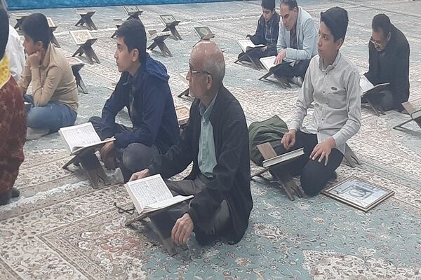 جزء خوانی نوجوانان در مسجد چهارده معصوم نیشابور 