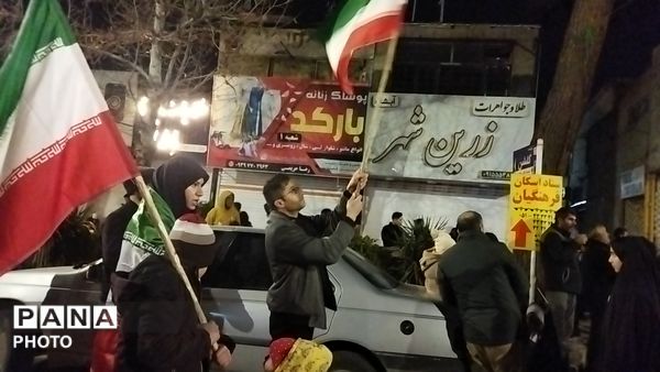 حضور نسل های مختلف در اجتماعات شبانه نیشابور