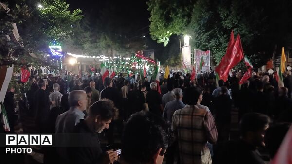 امشب نهاوندی ها پرچم ایران را به اهتزاز در آوردند